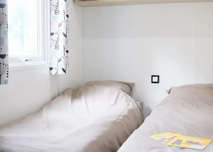 Mobil Xxl 4 - à L'ombre Des Tilleuls Camping Peyrouse