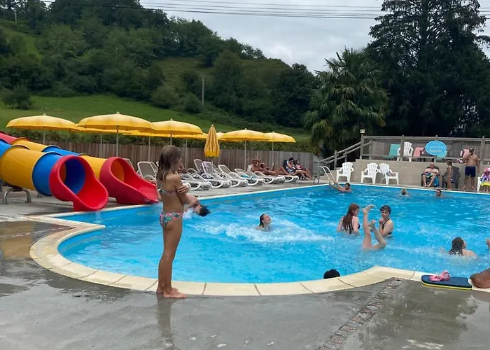 Camping Mobil Xxl 4 - à L'ombre Des Tilleuls Peyrouse